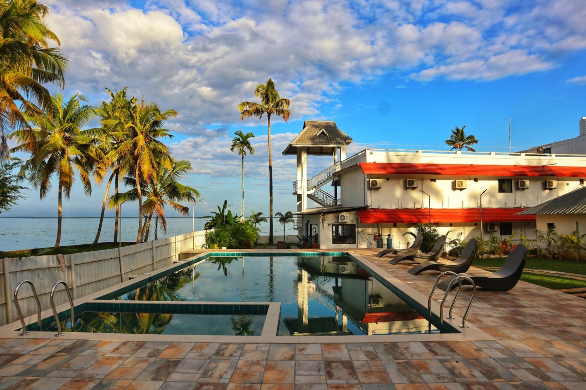 Vembanad Village Backwater Resort Alappuzha Exterior photo