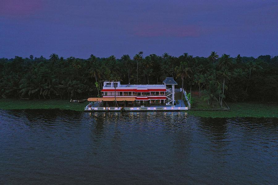 Vembanad Village Backwater Resort Alappuzha Exterior photo