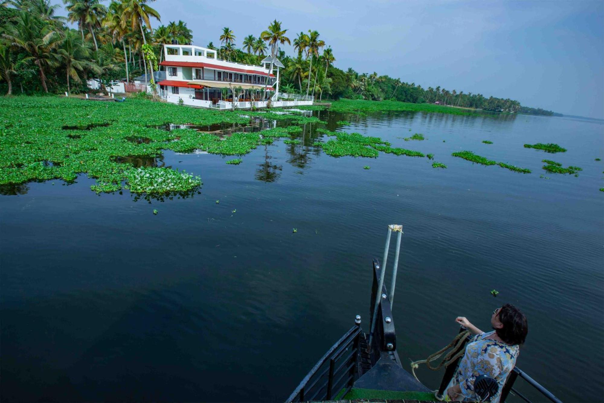 Vembanad Village Backwater Resort Alappuzha Exterior photo