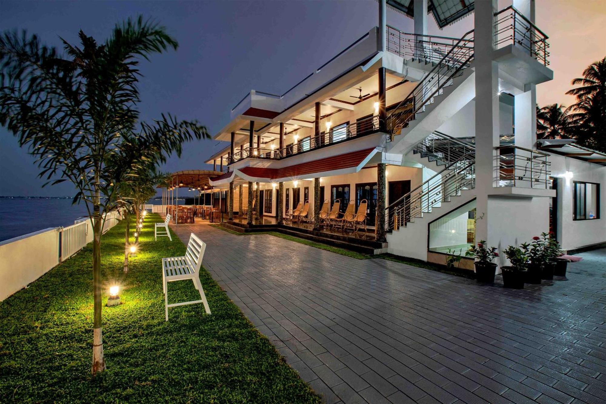 Vembanad Village Backwater Resort Alappuzha Exterior photo