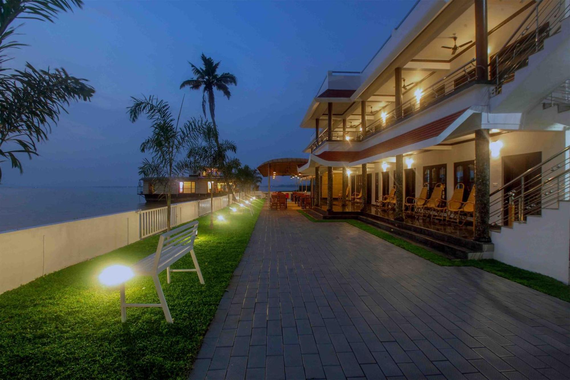 Vembanad Village Backwater Resort Alappuzha Exterior photo